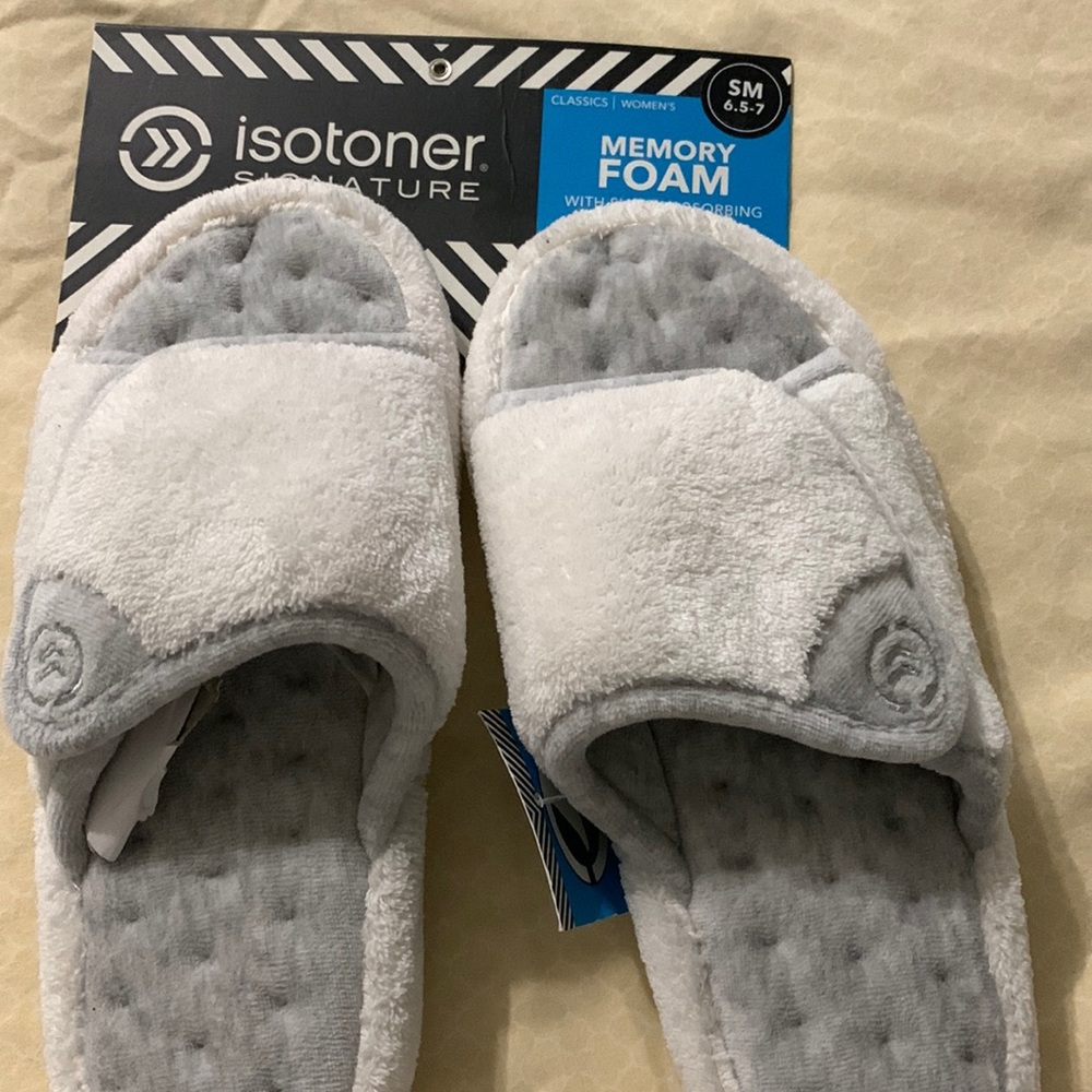 Isotoner signature women’s slippers